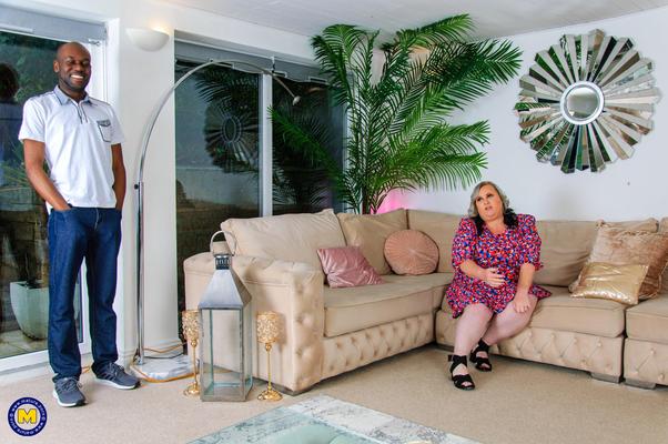 Luna is a BBW British cougar with a naughty taste for big black