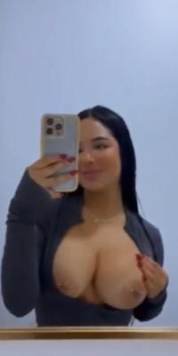 Sexy selfie tits