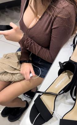 Chemisier candide down gros seins latina teen