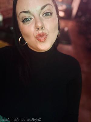 Ashtyn enormes tetas grandes culo magnífico