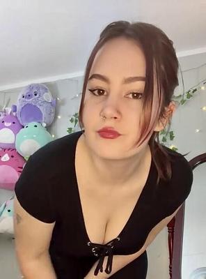 ルナ巨大なお尻ビッグおっぱいセクシーなブルネットの女の子ミックスホットショット