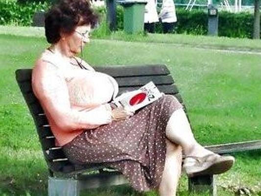 Sie Oma Muss Große Euter Haven