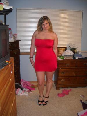 Vollbusige Amateur Hotwife Holly