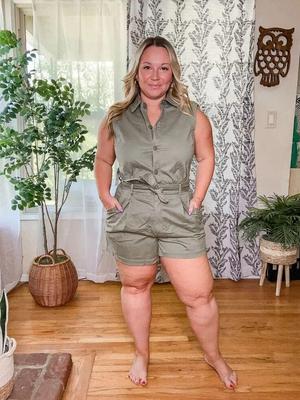 P interest In Beauty Focus on Blonde Milf Pawg Model