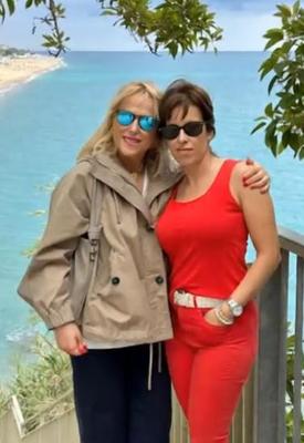 Pilar Arias et Isabel Nude Outdoor