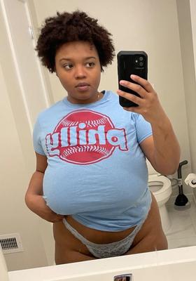 Nuevas tetas grandes enormes areola peludo coño ebony marie