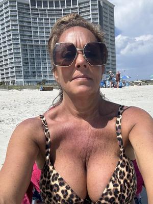  Cleavage 
