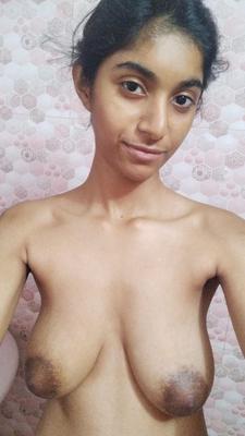 熟したおっぱいを持つ毎日のインドの女性