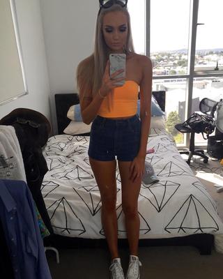Australianos uni putas y bimbos