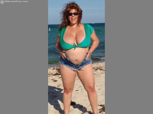 Nada más que milfs. 