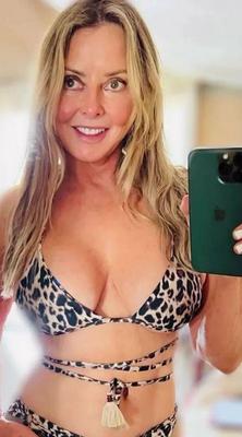 Carol Vorderman boobs