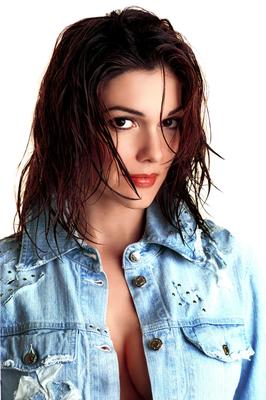 Titten Laura Harring