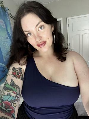 Peach Big Butt Big Boobs Hermosos tiros calientes mixtos de BBW MILF
