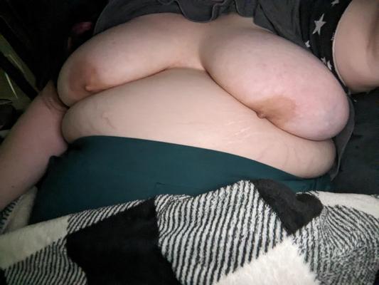 マグニフィックモリージューンSSBBWàBELLEPANSE ET GROSSES MAMELLES