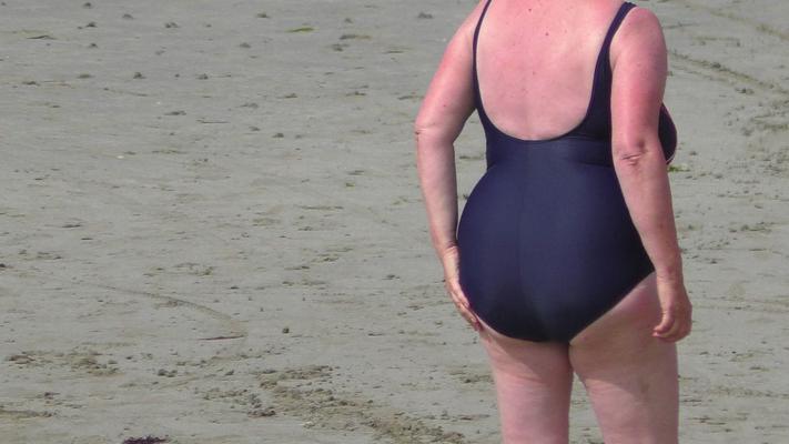 Beach Oma ausspioniert