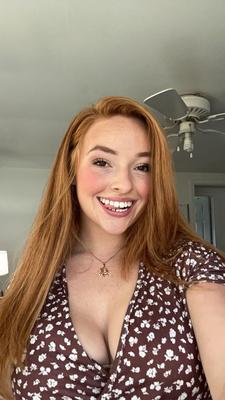 Kaia riesige Brüste Big Ass Redhead Wunderschönes Mädchen gemischte heiße Schüsse