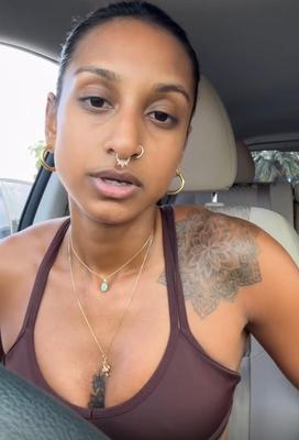 Jitta Brown top