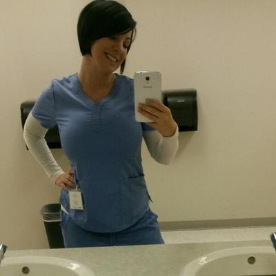 Tagsüber Krankenschwester, Bimbo bei Nacht, libanesisches Kiki Kummings