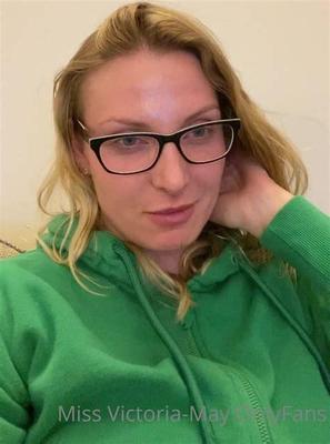 Виктория Big Boobs Big Ass Readehead Tiktoker MILF смешанный горячий выстрел