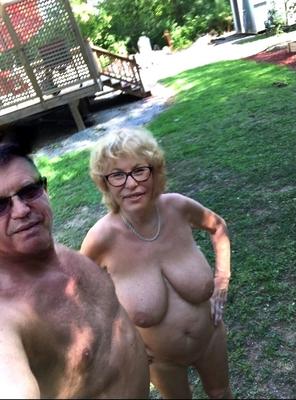 Nudistenfamilie