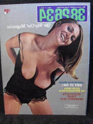 Goddesses de bosomía desnuda en revistas