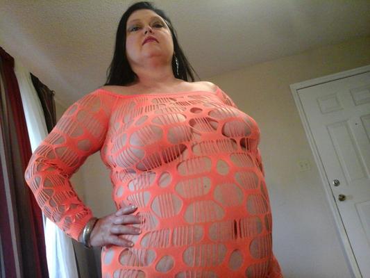 Plump MILF Smoking Hot 