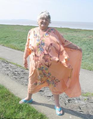 Mamie Grosse Truie Aime l'Air de la Mer