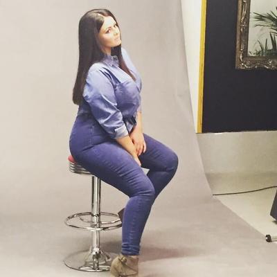 Curvy lady Sophia Adams