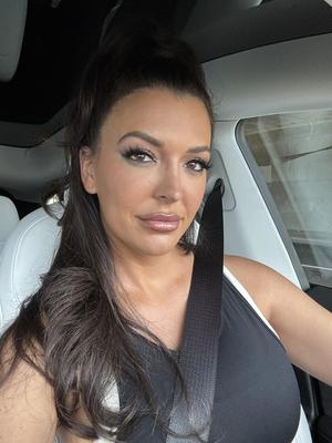 Elizabeth Big Ass Big Boobs Brunette Gorgeous Milf Mixed Shots