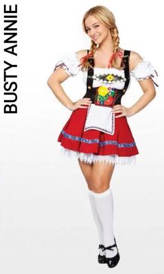Werbeaufnahmen von vollbusiger Annie H. in einem sexy Dirndl