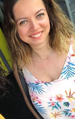 Linda is a slut wife. She wants to be exposed.