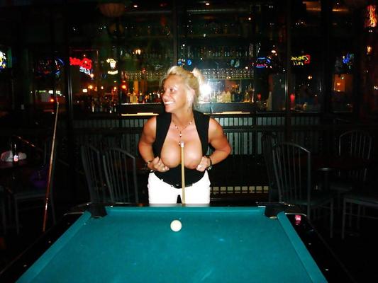 Vollbusige blonde Milf