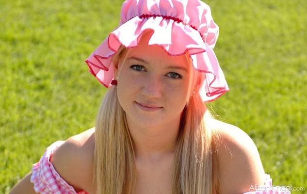 AlisonAngel ALISON Strawberry shortcake